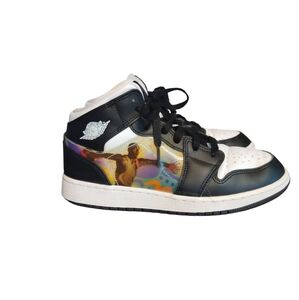 Air Jordan Holographic Mid Size 6Y